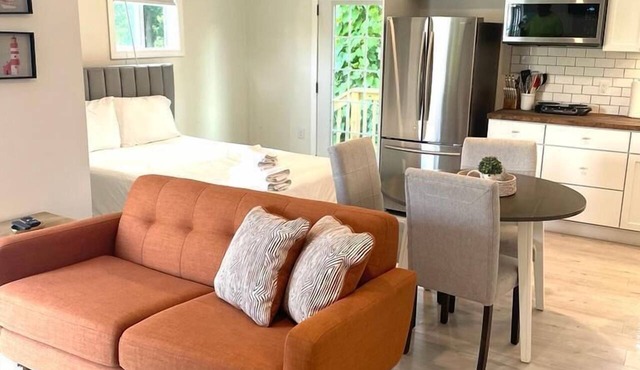 Cozy Salem Studio Near Tuscan Village & Boston