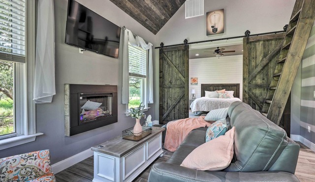 Cozy Spring Branch Cottage in Hill Country!