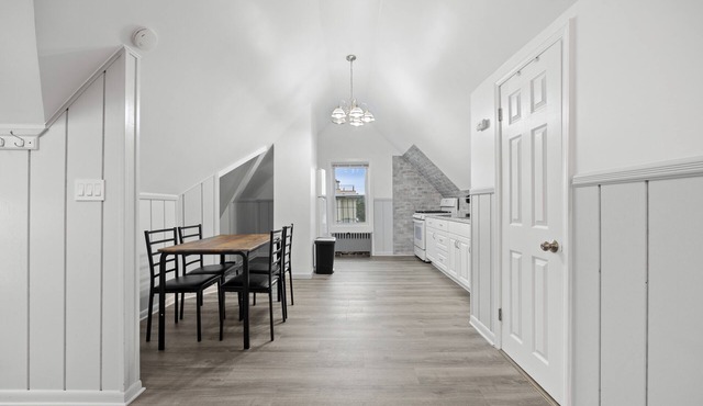 Cozy Studio with reading nook in White Plains
