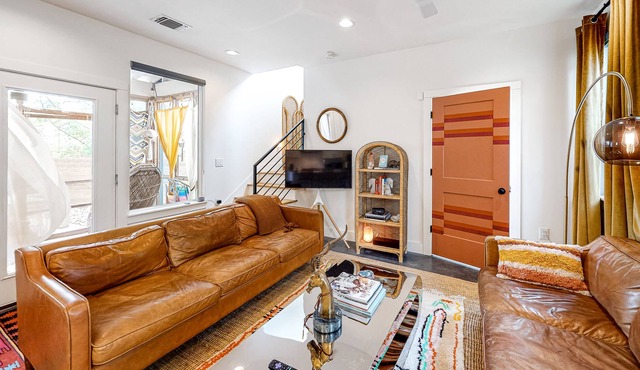 Creative & Cozy | Walkable East Austin Locale | Screened Porch, Fenced Yard