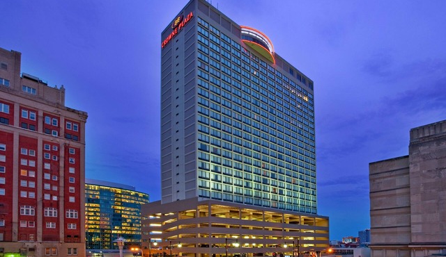 Crowne Plaza Kansas City Downtown by IHG