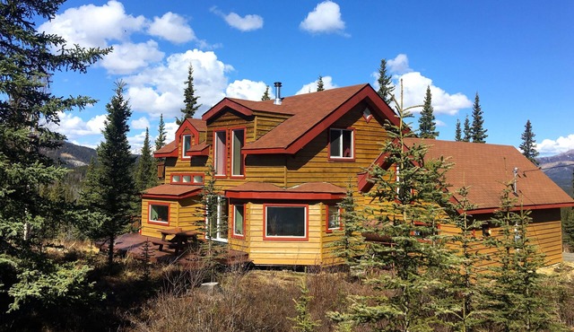 ☆ Denali Sunset House - Wild scenery with creature comforts!