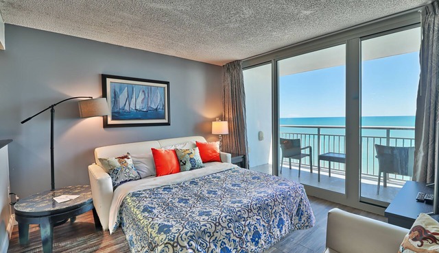 Direct Oceanfront 2BR/Stunning View/Newly Reno/Central Loc/Balconies/Wifi/Pools⛱