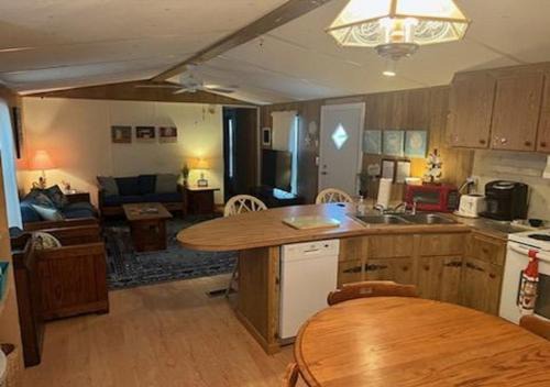 Dorothy and Jane's Ocean City Md Vacation Home Sleeps 8 - 3 bedrooms 2 full bath