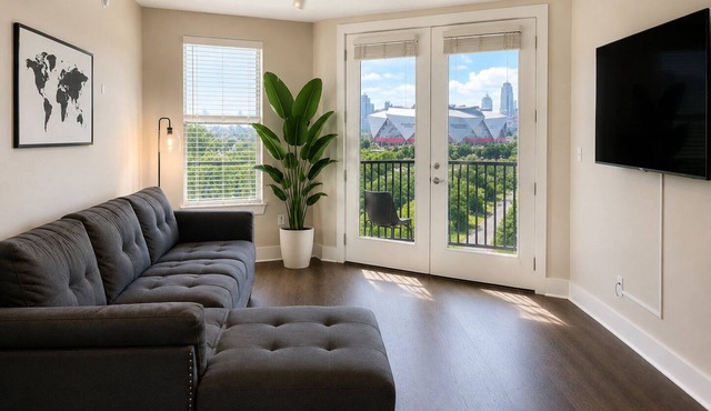 Downtown Condo-Walk to Mercedes-Benz Stadium, State Farm Arena & Free Parking