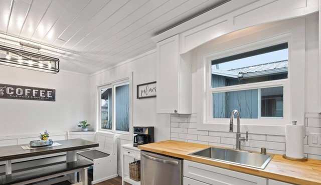 Downtown Home & Studio Apt! Walk to Shops & Cafes! in Palmer