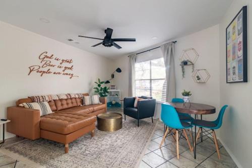 Downtown Lonestar Bungalow at Beer Ranch Project in Wimberley
