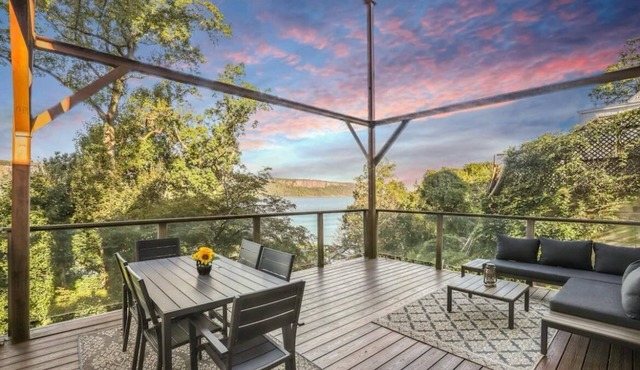 Elegant Riverfront Getaway with Beautiful Views in Yonkers