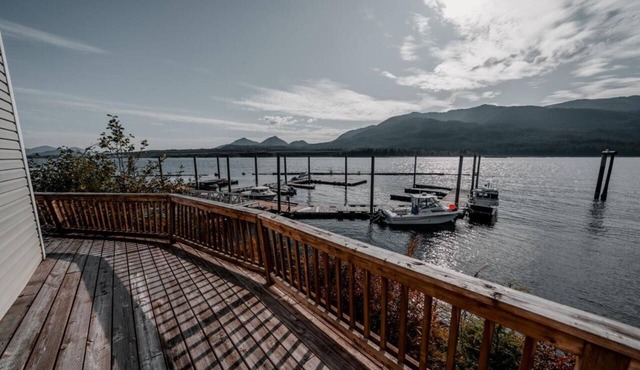 Embrace the Alaskan Wilderness in Our Cozy, Serene Fishing Retreat