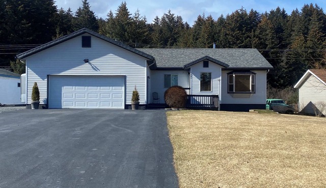 Emerald Isle Getaway - Tremendous 3-bedroom house with WiFi in Kodiak