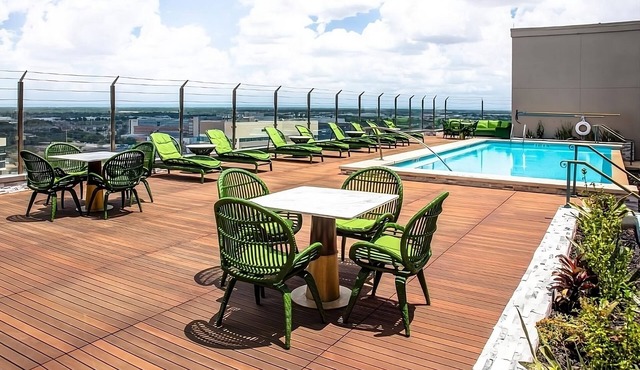 Enjoy a Hassle-Free Stay! 4 Units, Pet-Friendly, with Outdoor Swimming Pool
