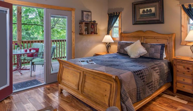 Eureka Sunset Cabins in Eureka Springs