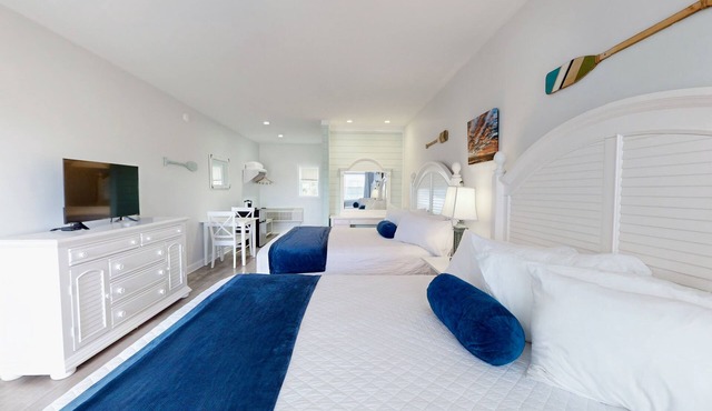 Expansive Double King Room for a Luxurious Group Stay in Cape May
