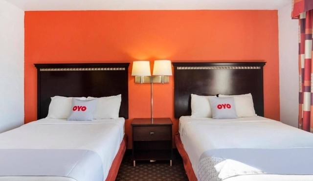 Explore Budget Unit With Parking Close To Dodge City Airport in Dodge City