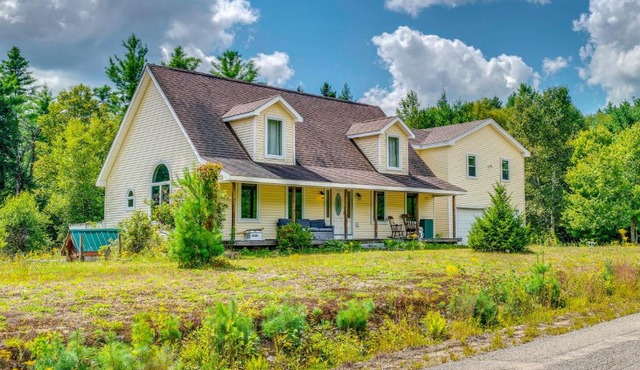 Explore the White Mountains! Spacious Rural Home in Thornton
