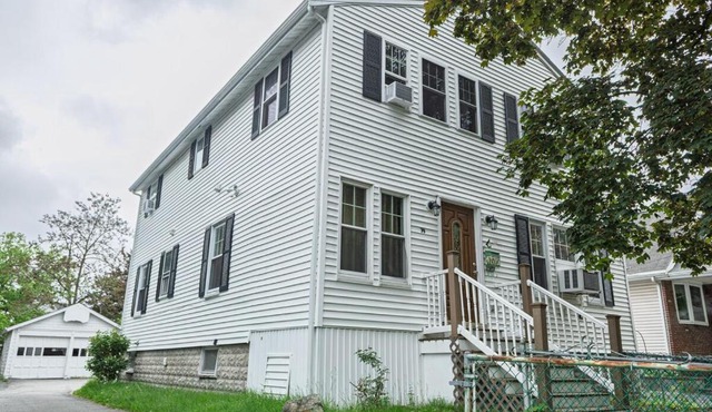Extremely Spacious Home 10 Mins to The Encore