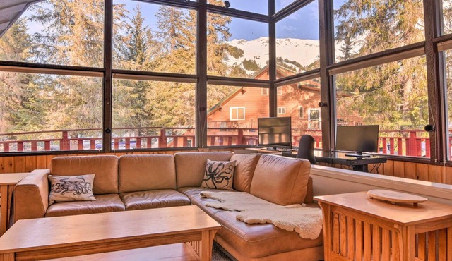 Fabulous Girdwood Chalet Walk to Slopes with Hot Tub, Sauna, Wifi, Pool table