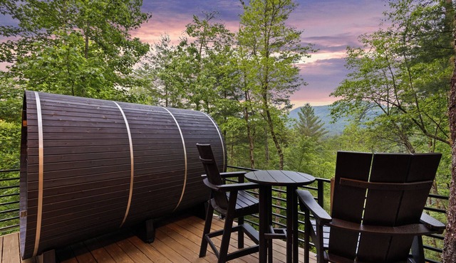 Family Treehouse | Sauna Hot Tub Views