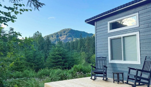 Fire Pit & Mtn Views! Cabin, Steps to Wind River