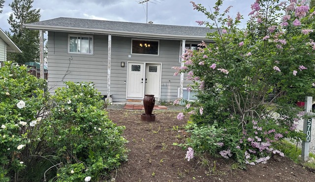 Forget Me Not Home near Airport downstairs