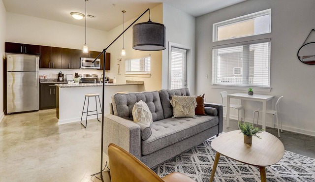 Frontdesk | 1 BR Apt near Berkley Riverfront