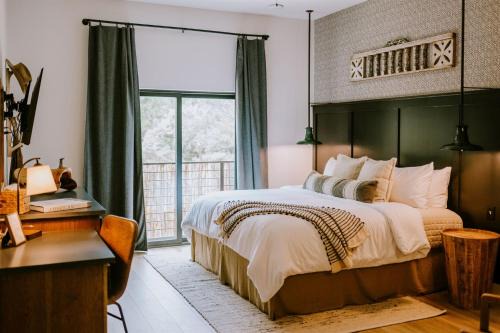 Gaines Ranch Homestead, ADA-Accessible King Suite
