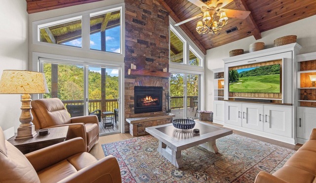 Golf Course Views & Mountain Breezes - Your Perfect Condo Getaway