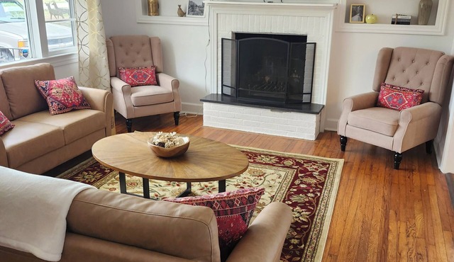 Great House In Taylors Just Minutes To Downtown Greenville