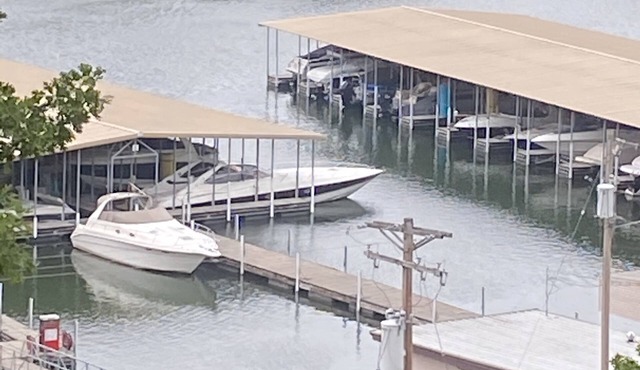 GREAT LAKEVIEW CONDO WITH NAUTICAL VIBES. 2 BEDROOMS AND CLOSE TO EVERYTHING!