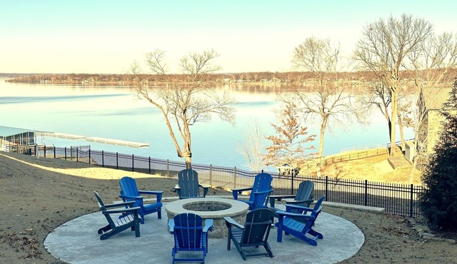 Great Location! Lakefront Modern Home!