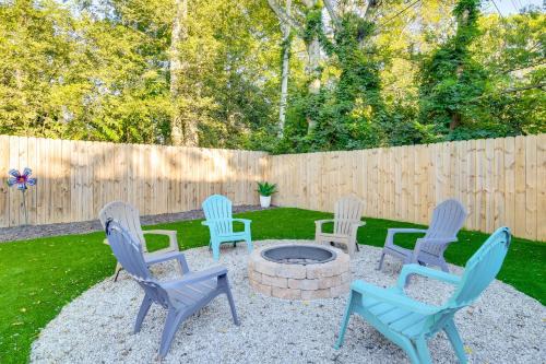 Greenville Escape w/Deck + Fire Pit!