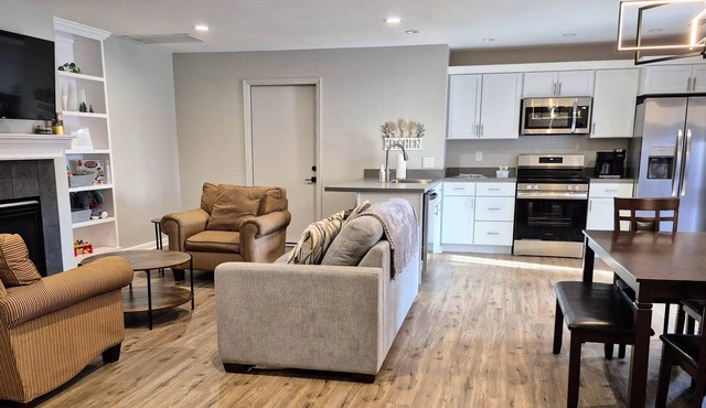 Guesthouse – 5BR Lower Level (2BR+3BR)
