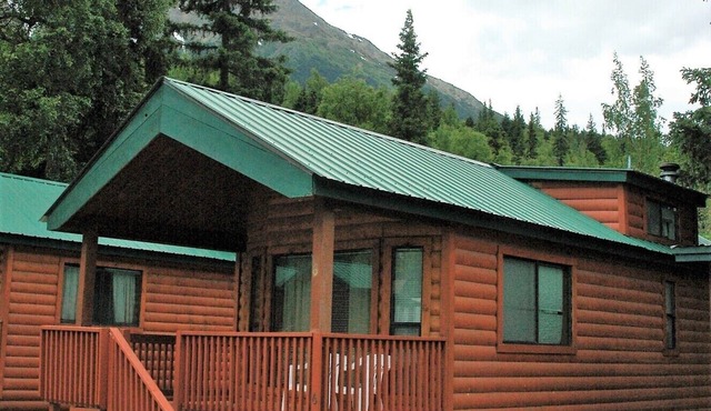 Gwin's Lodge Spruce Chalet #6