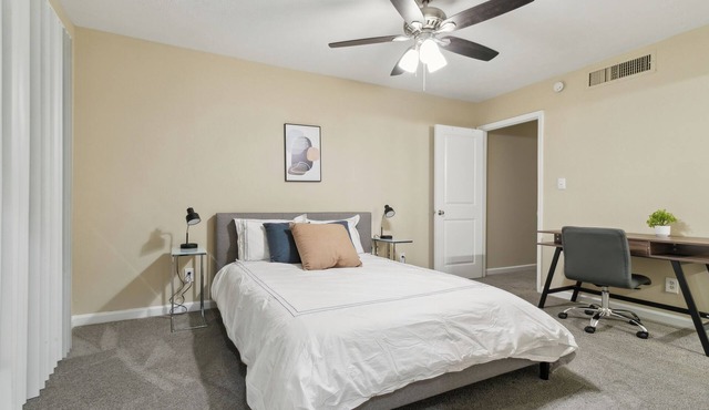 Halsten at Vinings 1505 l 2 bed 1.5 Bath