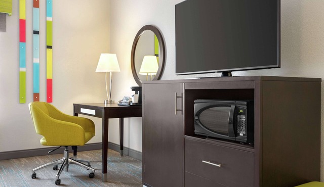 Hampton Inn & Suites York South