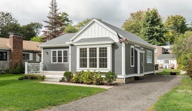 Hampton NH/North Beach/Plaice Cove Luxury whole house and great yard.