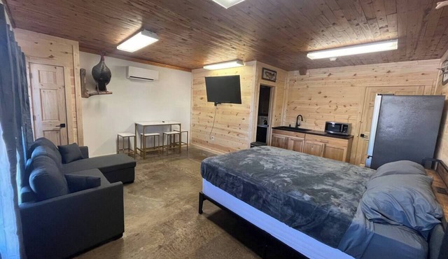 Happy Pappys - Store Cabin
