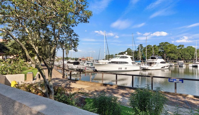 Harbourside Haven – Amazing View! -Waterfront Luxury Villa in Shelter Cove, HHI