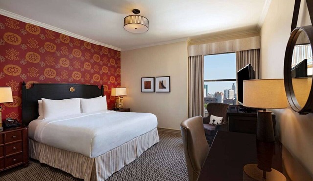 Have a Blast on Sixth Street! Swimming Pool, Pets Allowed, Near Zilker Park!
