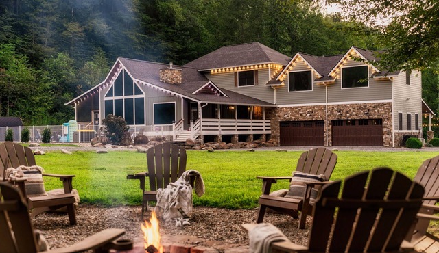 Heated Pool, Sauna & Easy Access Near Gatlinburg in Sevierville