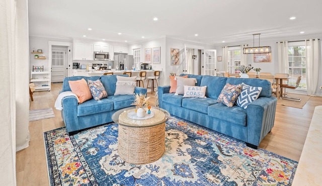Hidden Gem Close to Downtown & Beaches, 8 Guests