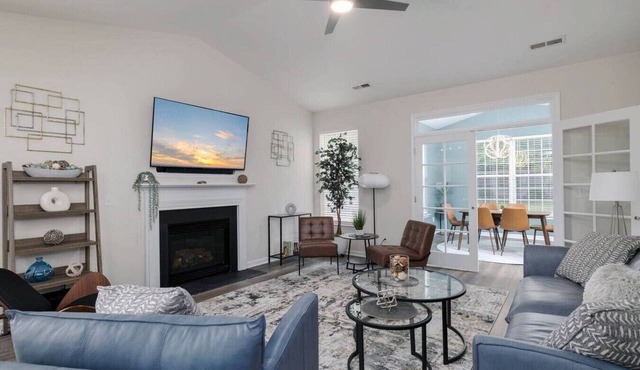 High Point`s Gem! Group Friendly! Five Bedrooms!
