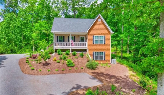 HILLTOP HAVEN~9 Minutes to Dahlonega Square~Wineries~Arcade~Fire Pit