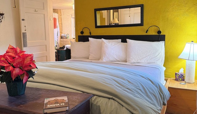Historic and stylish downtown Railyard Adobe