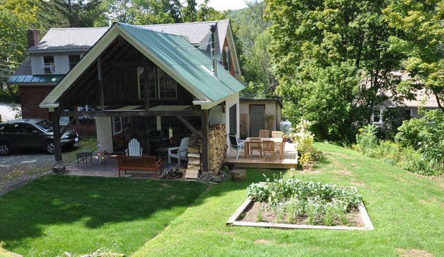 Historic Home Steps From The Village Green