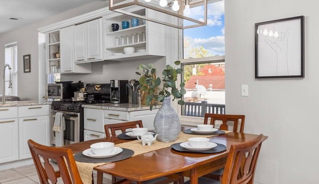 Historic Soulard King 2BR Apt w/Private Deck