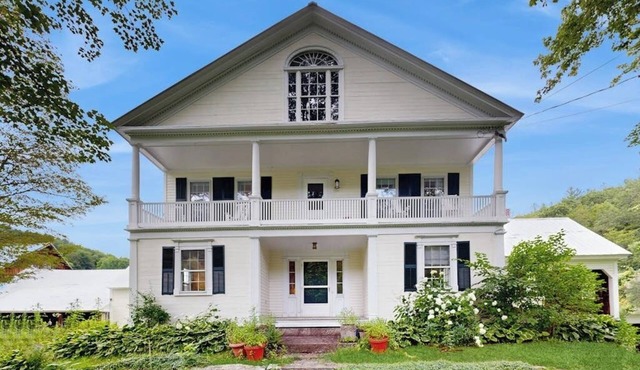 Historic Vermont farmhouse in 100+ acres, balcony, sunroom, office, window a/c