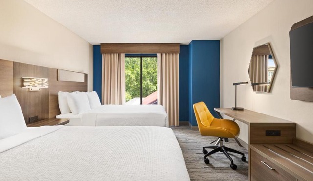 Holiday Inn Express & Suites Greenville-Downtown by IHG