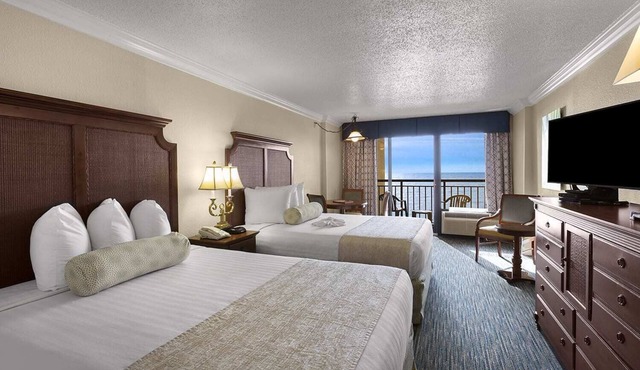 Holiday Pavilion Resort on the Boardwalk- Access to ALL AMENITIES!