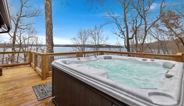 Horizon Hideaway-ON Beaver Lake-Hot Tub-Sunroom